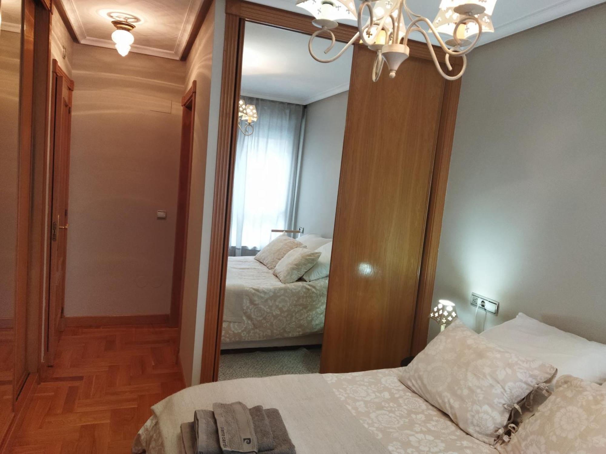 Centrico Apartamento Oviedo Parking Y Wifi Gratuitos Admite Mascotas Zewnętrze zdjęcie